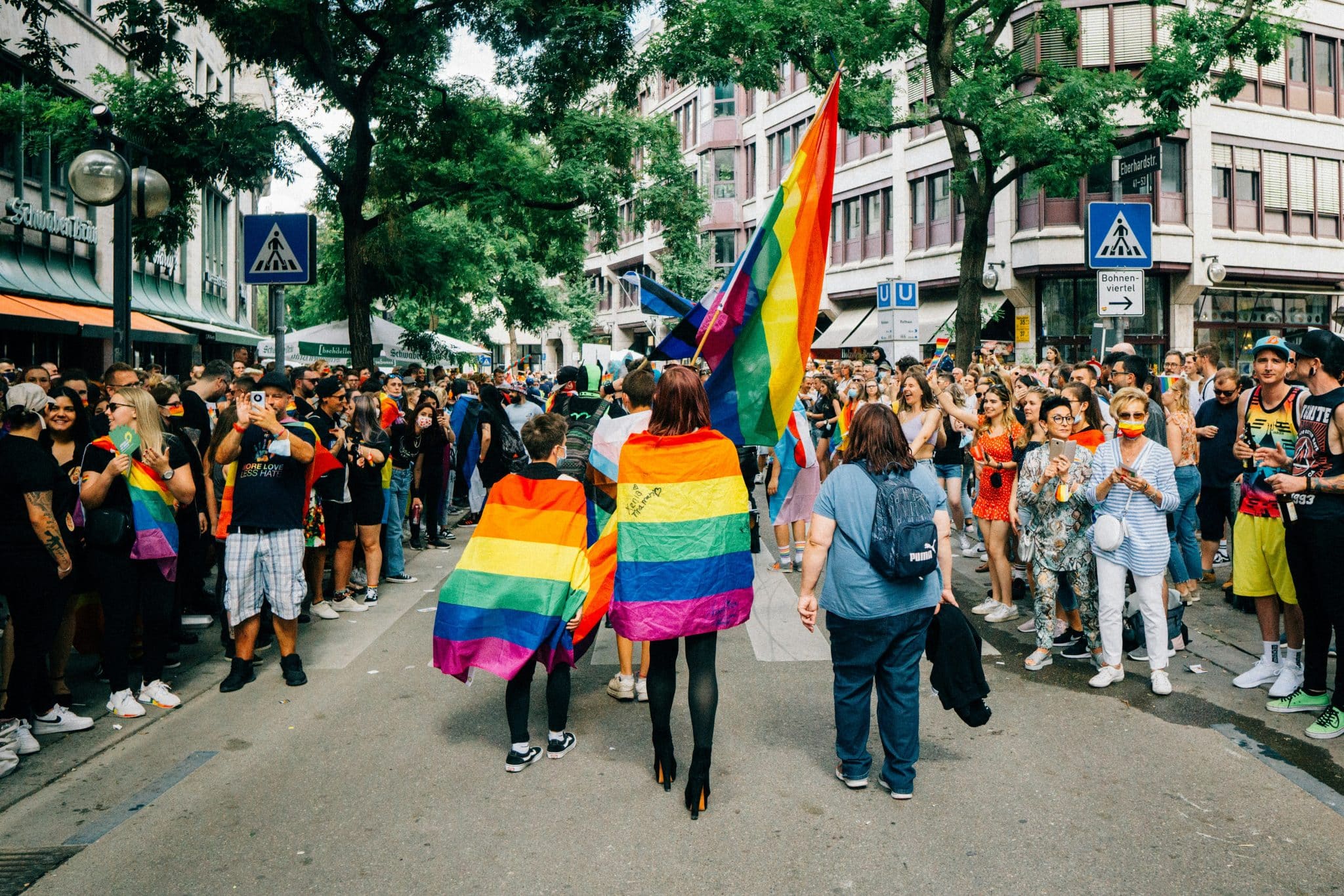 6 Powerful Ways to Show Up as an Ally for the LGBTQ+ Community – Luz Media