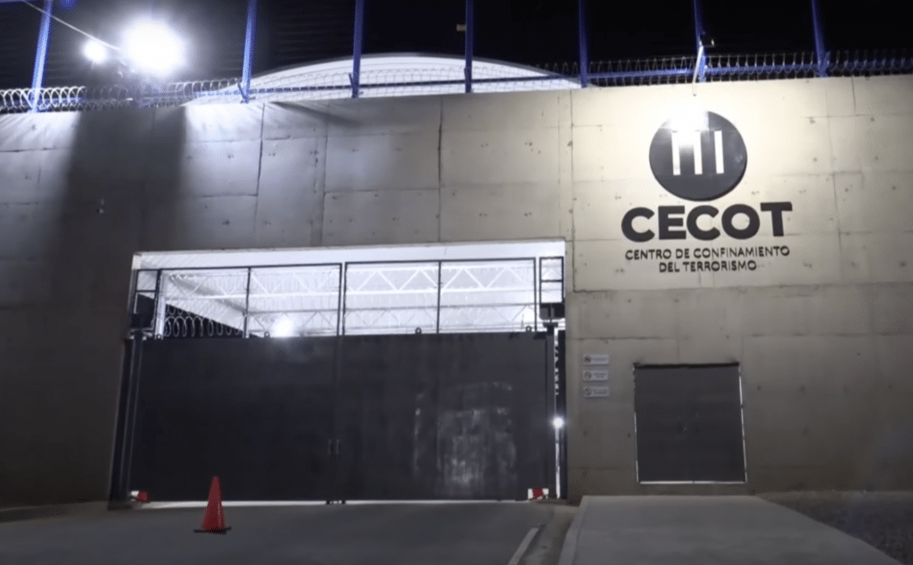 CECOT prison entry