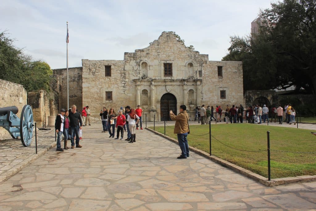 tourists at the alamo in san antonio