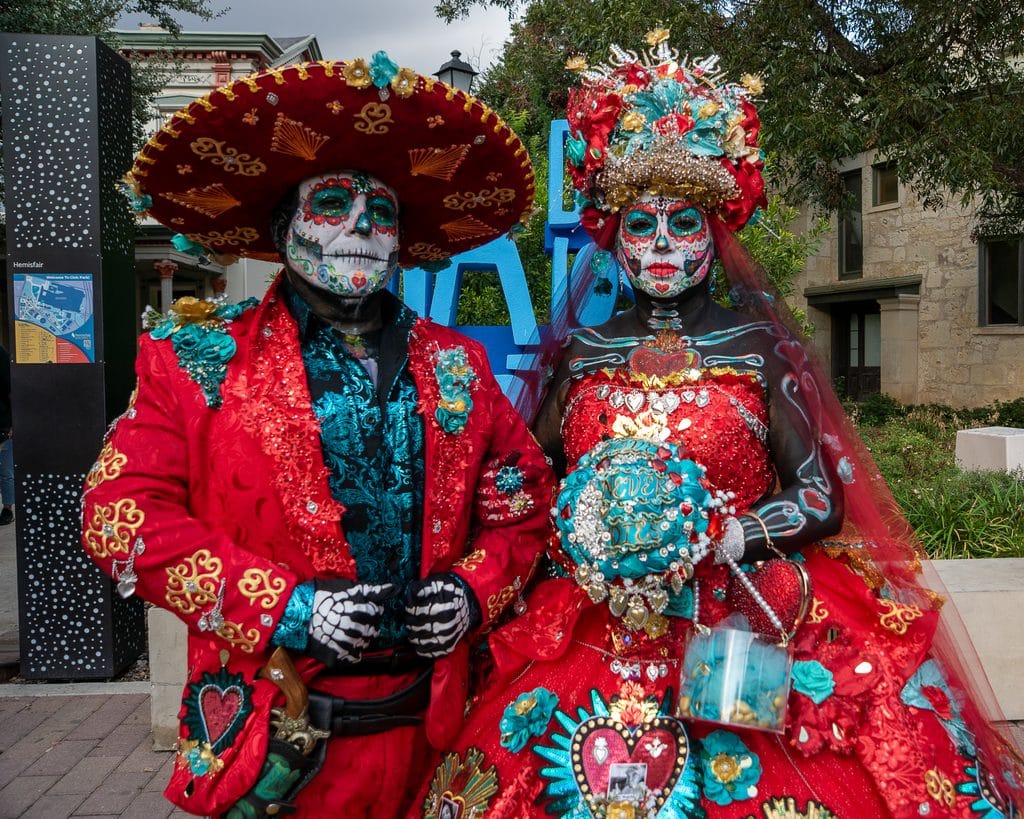 day of the day couple in traditional costumes